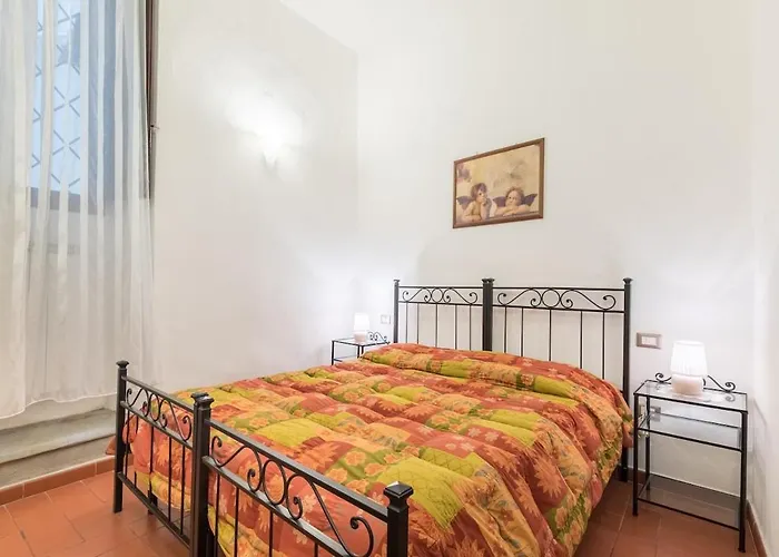 Santacroce 52 * Florenz