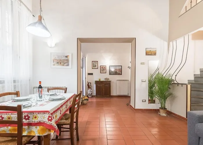 Santacroce 52 * Florenz